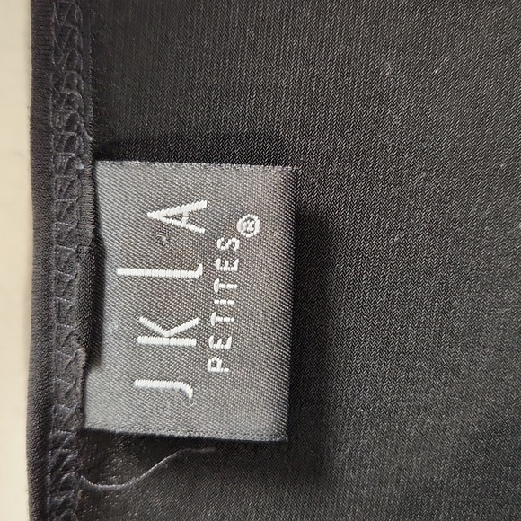 Women's top - Picture 2 of 8